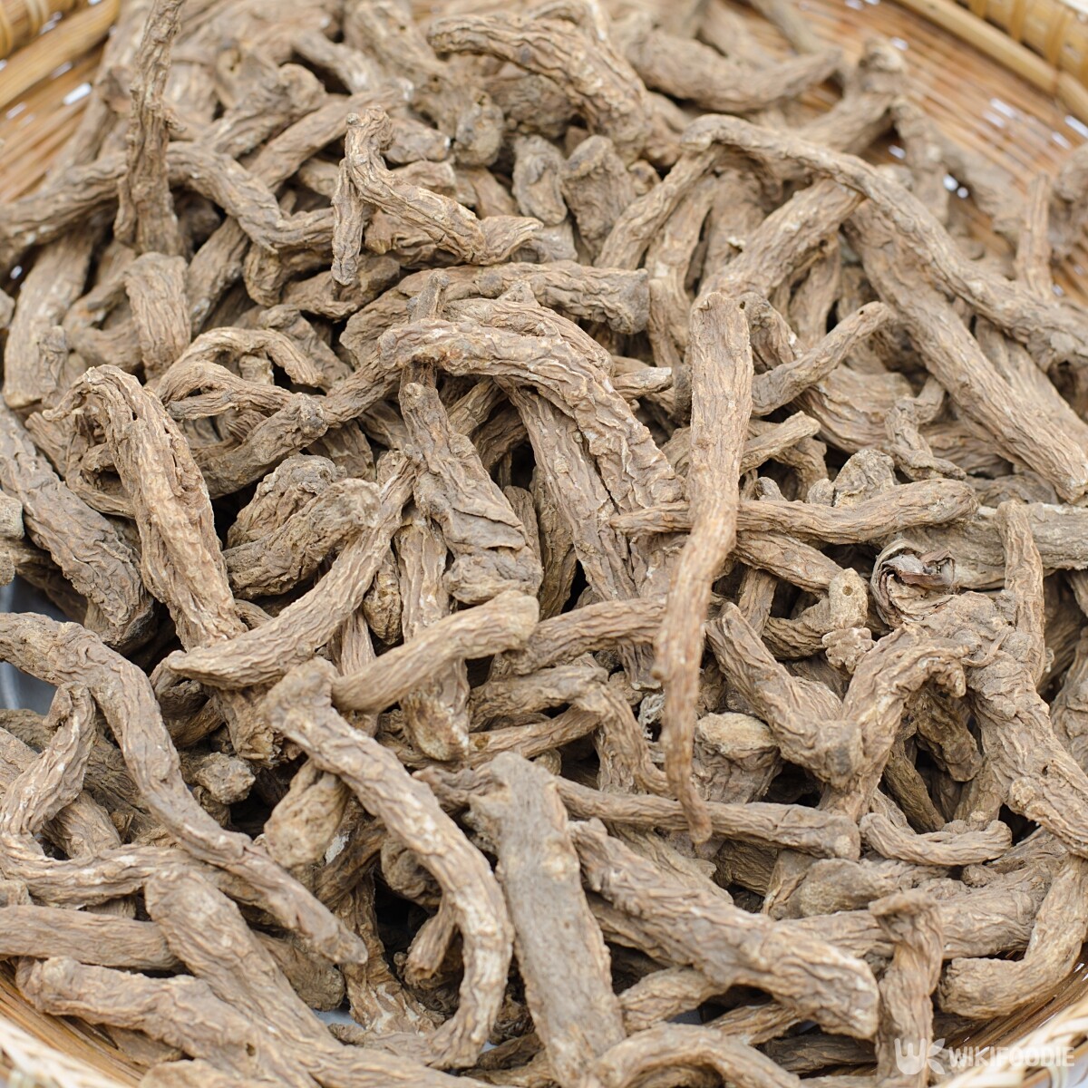 봄철 별미라는 귀한 나물 '궁궁이'…이렇게 드셔보세요